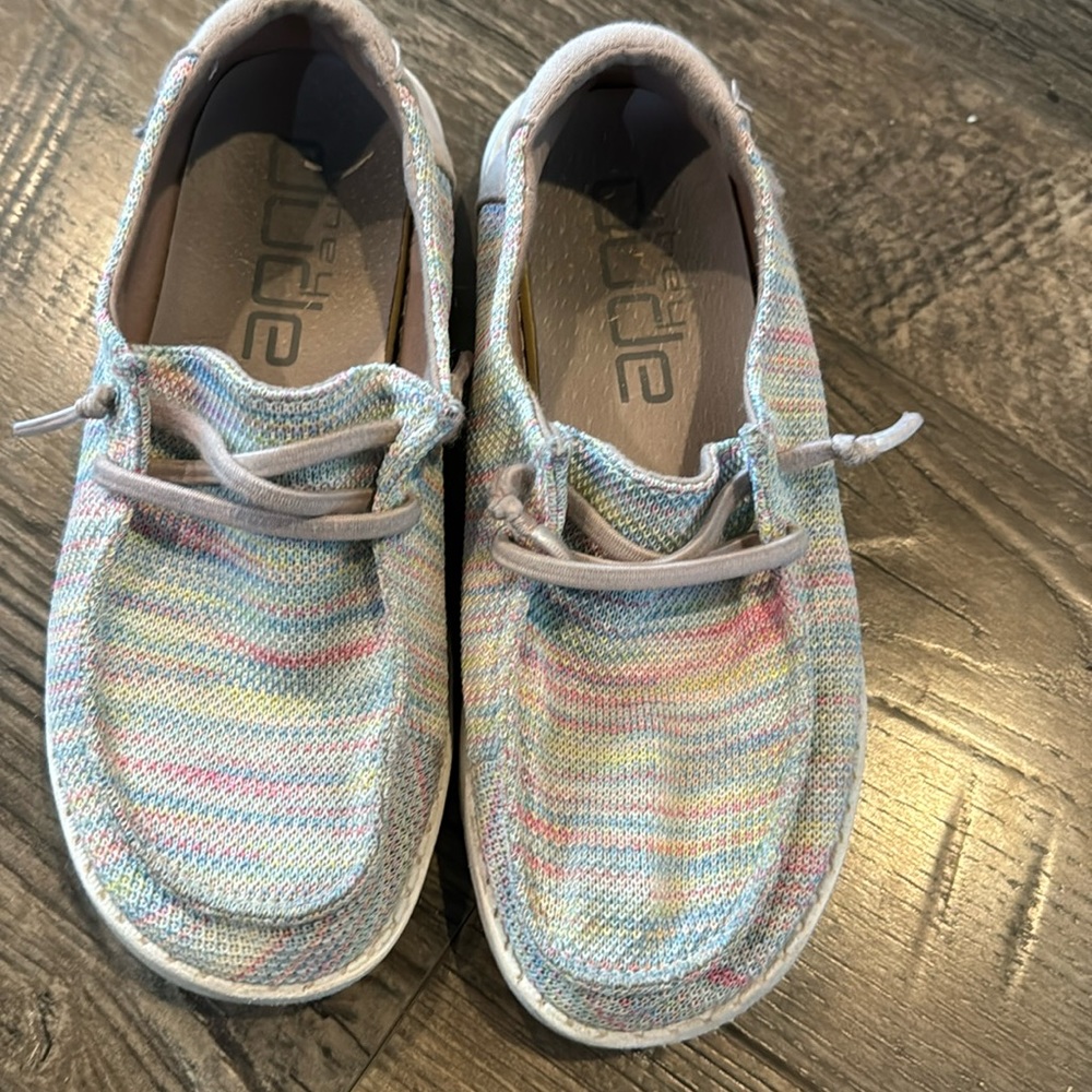 Girls Hey Dudes size 2.